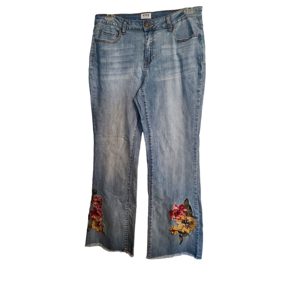 Monroe & Main size 34 x 30 womens jeans embroidery on the bottom. raw edges